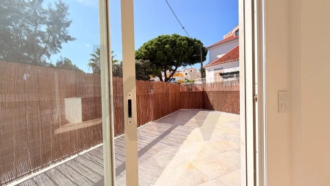 Apartamento T1 para Venda em Carcavelos e Parede