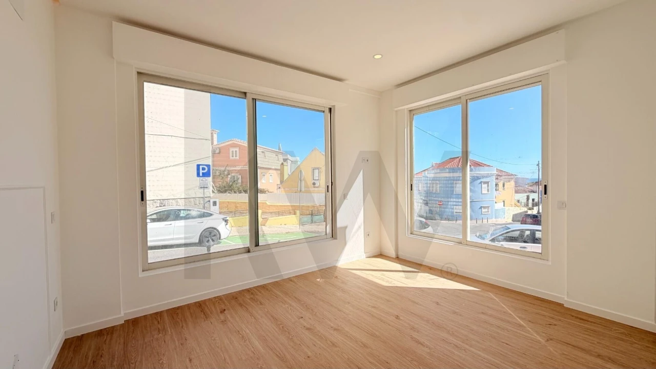Apartamento T1 para Venda em Carcavelos e Parede Foto 30