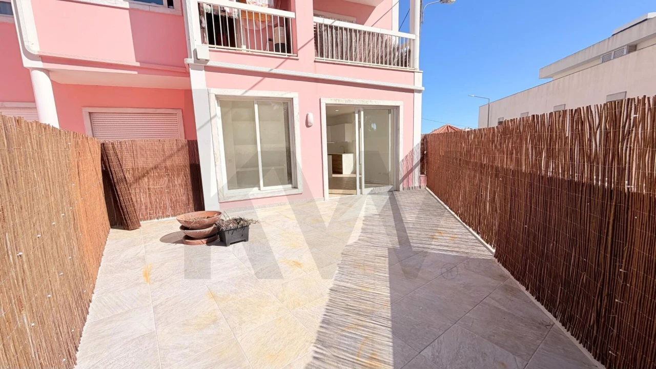 Apartamento T1 para Venda em Carcavelos e Parede Foto 20