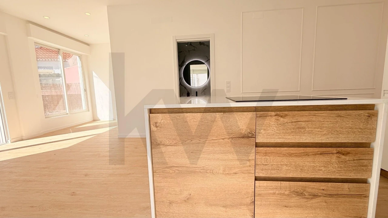 Apartamento T1 para Venda em Carcavelos e Parede Foto 9