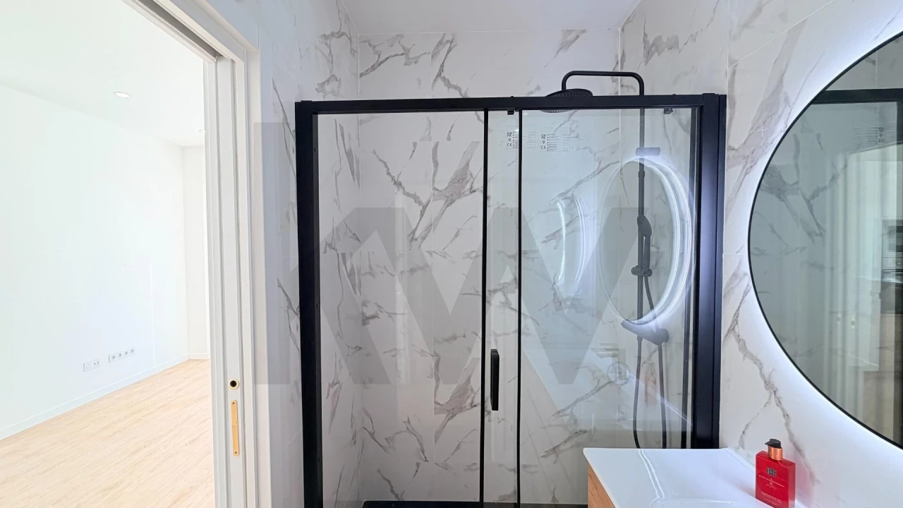 Apartamento T1 para Venda em Carcavelos e Parede Foto 28