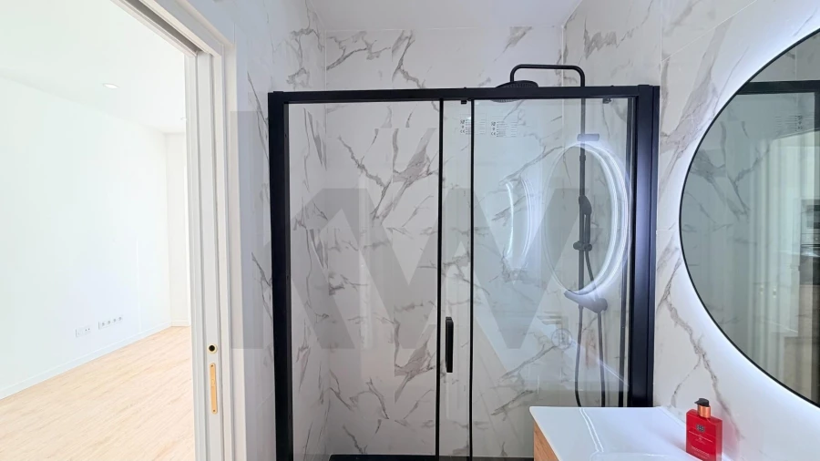 Apartamento T1 para Venda em Carcavelos e Parede Foto 28