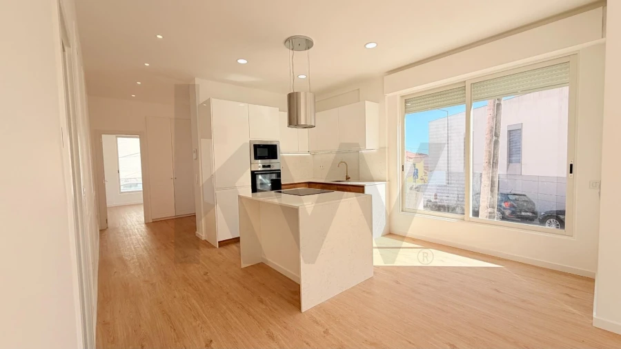 Apartamento T1 para Venda em Carcavelos e Parede Foto 24