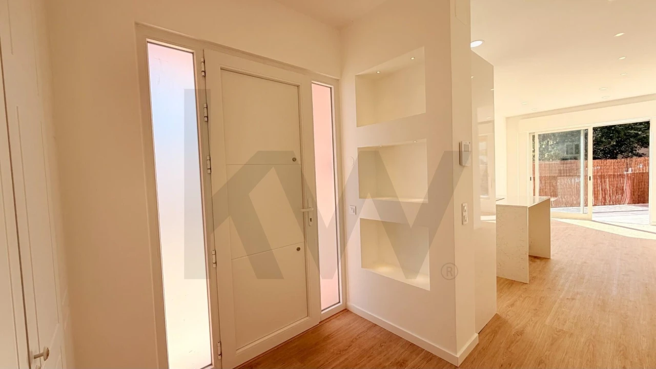 Apartamento T1 para Venda em Carcavelos e Parede Foto 3