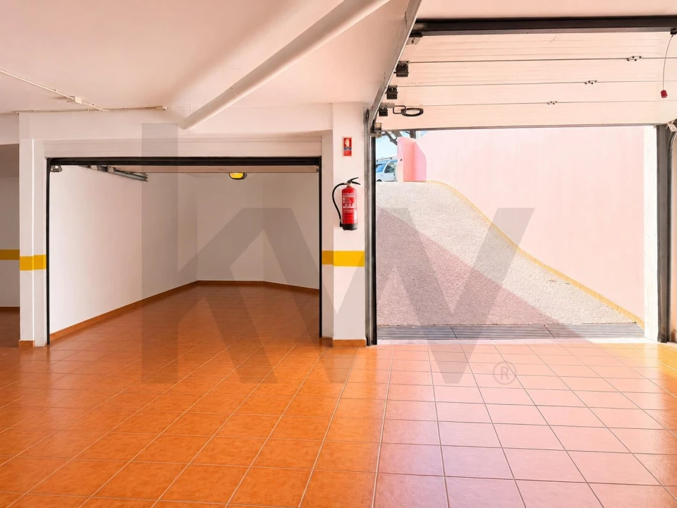 Apartamento T1 para Venda em Carcavelos e Parede Foto 37
