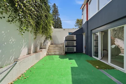 Moradia T6 para Venda em Corroios