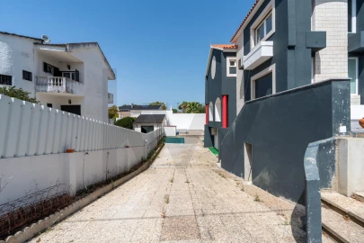 Moradia T6 para Venda em Corroios