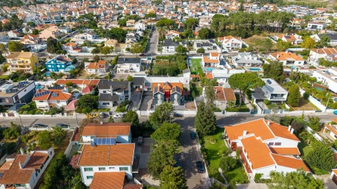 Moradia T6 para Venda em Corroios