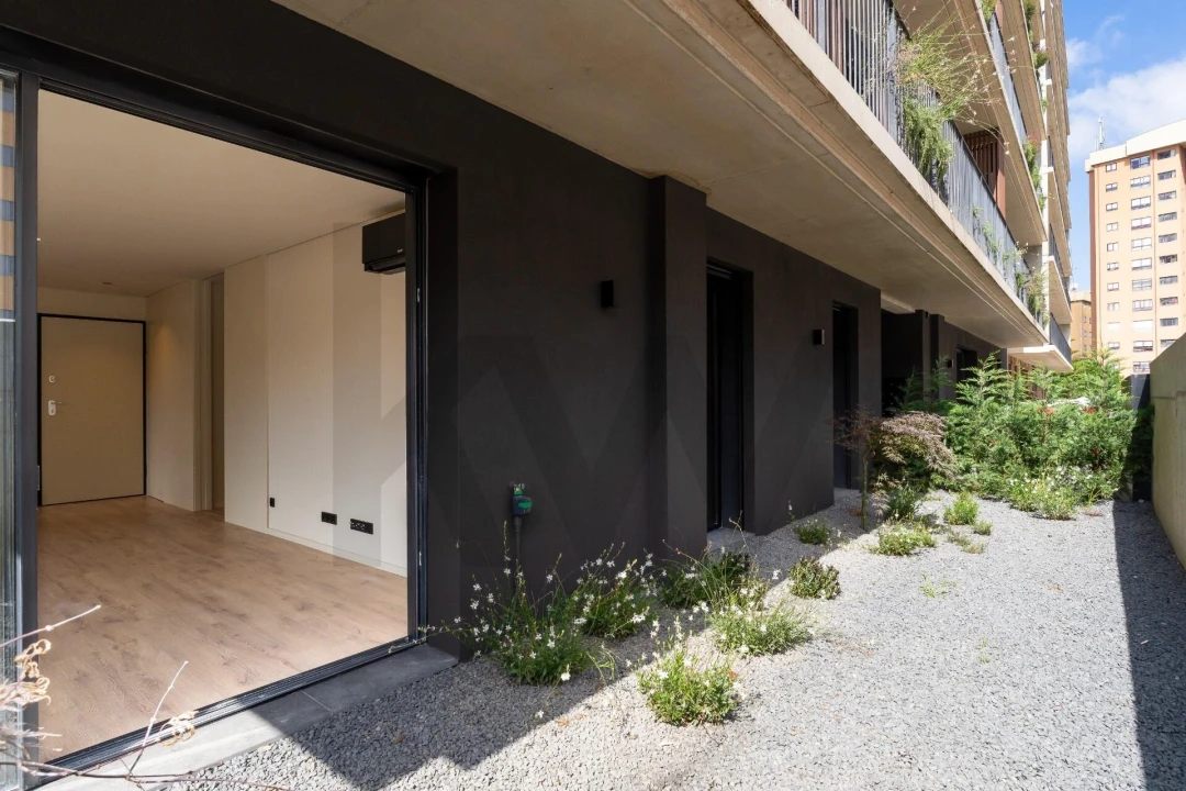 Apartamento T2 para Venda em Vilar de Andorinho Foto 4