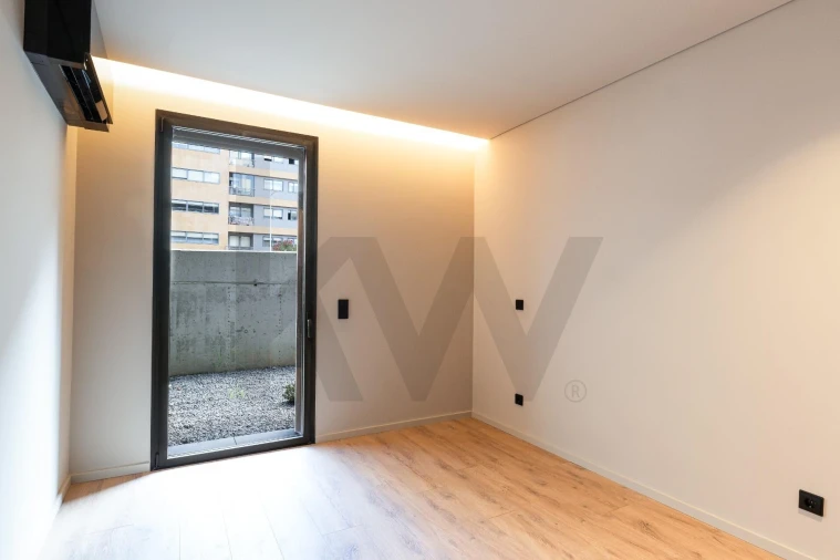 Apartamento T2 para Venda em Vilar de Andorinho Foto 7