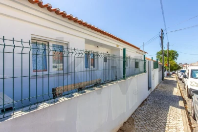 Moradia T3 para Venda em Queluz e Belas