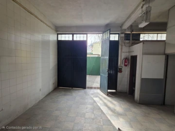 Armazém para Venda em Pontinha e Famões