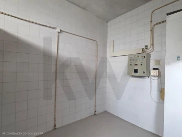 Armazém para Venda em Pontinha e Famões