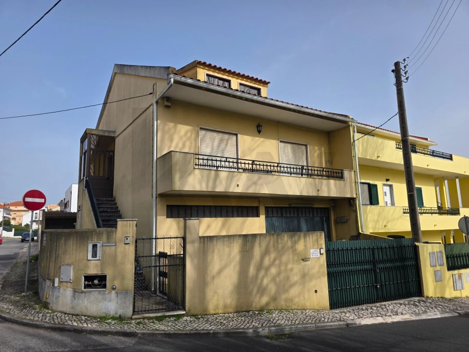 Armazém para Venda em Pontinha e Famões Foto 21