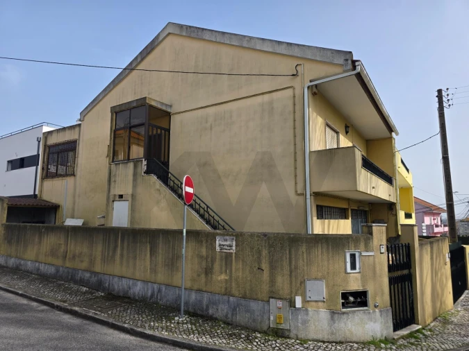 Armazém para Venda em Pontinha e Famões Foto 13