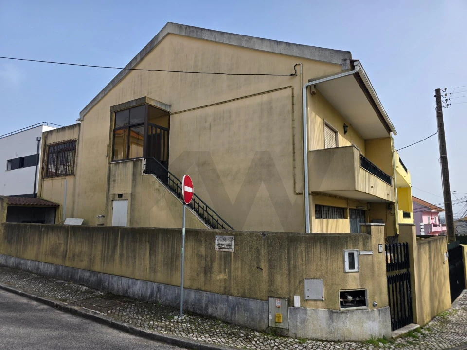 Armazém para Venda em Pontinha e Famões Foto 13