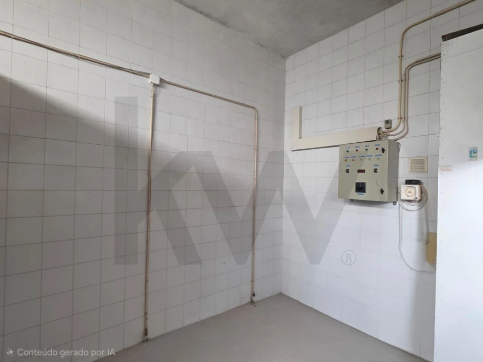 Armazém para Venda em Pontinha e Famões Foto 18