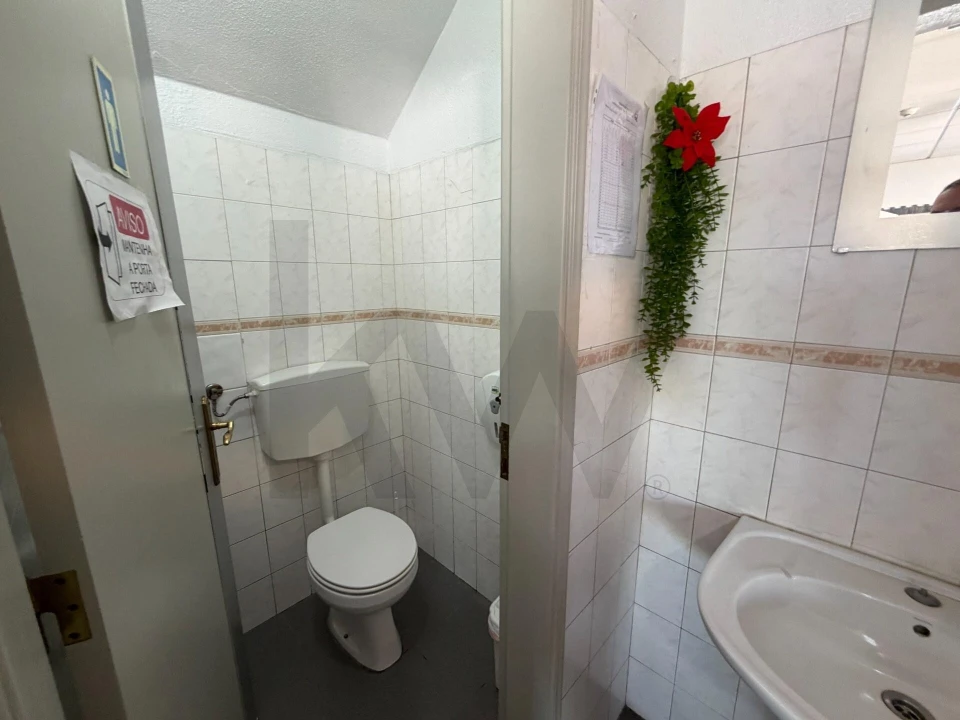Loja para Venda em Quinta do Conde Foto 10