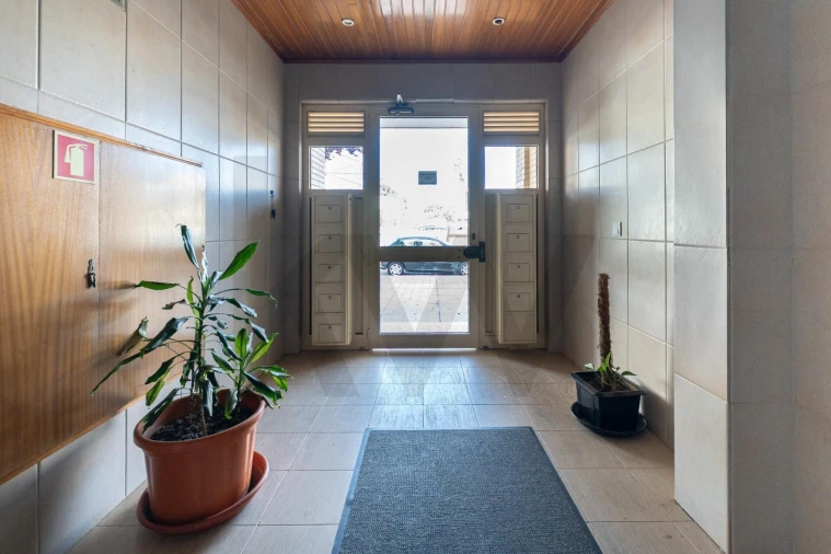 Apartamento T2 para Venda em Pedrouços Foto 2