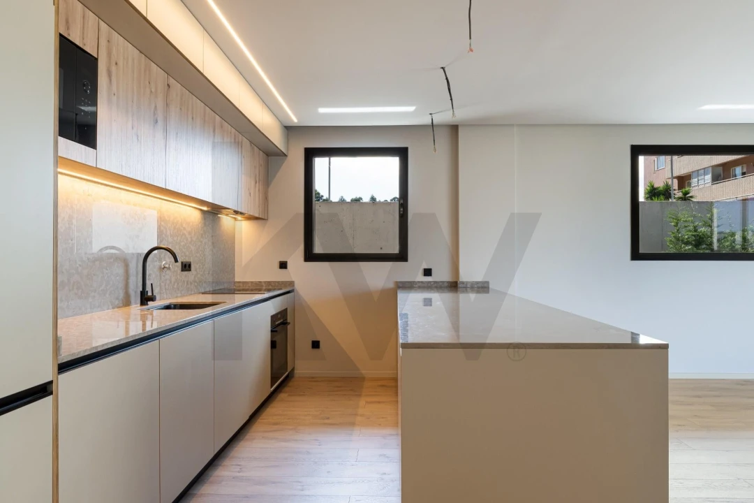 Apartamento T3 para Venda em Vilar de Andorinho Foto 2