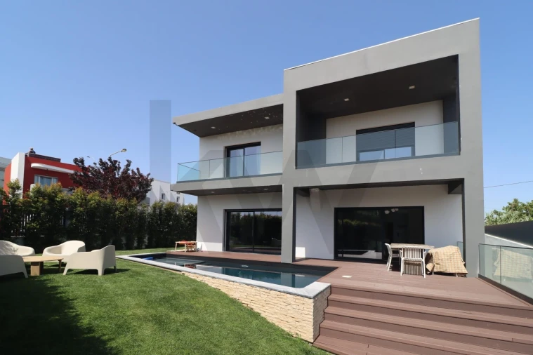 Moradia T6 para Arrendamento em Alcabideche Foto 4