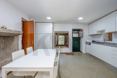 Moradia T5 para Venda em Dem