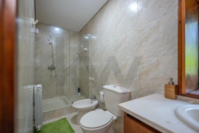 Moradia T5 para Venda em Dem