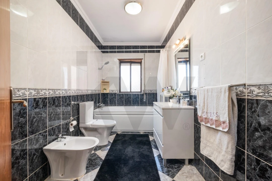 Apartamento T3 para Venda em Santo Antonio dos Olivais Foto 11
