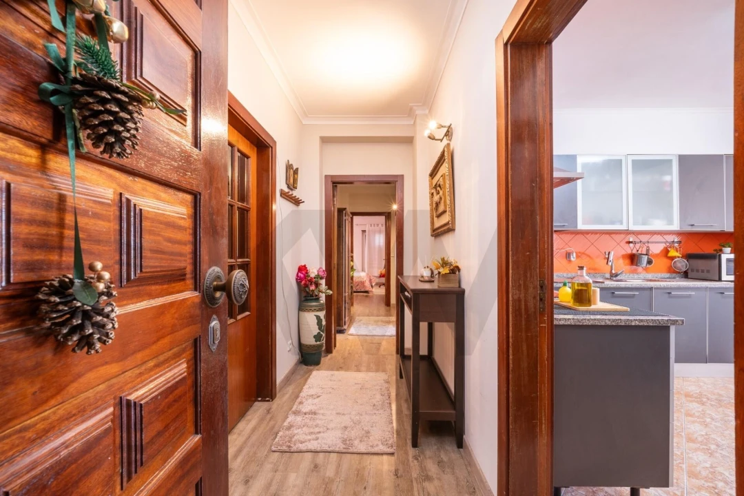 Apartamento T3 para Venda em Santo Antonio dos Olivais Foto 8