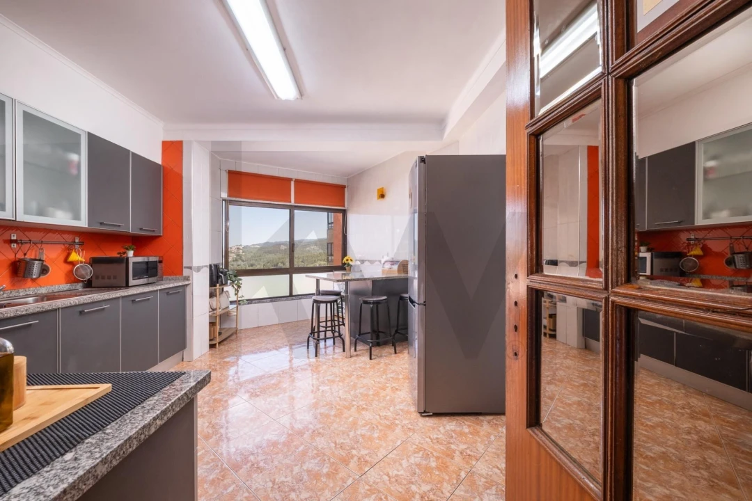 Apartamento T3 para Venda em Santo Antonio dos Olivais Foto 5