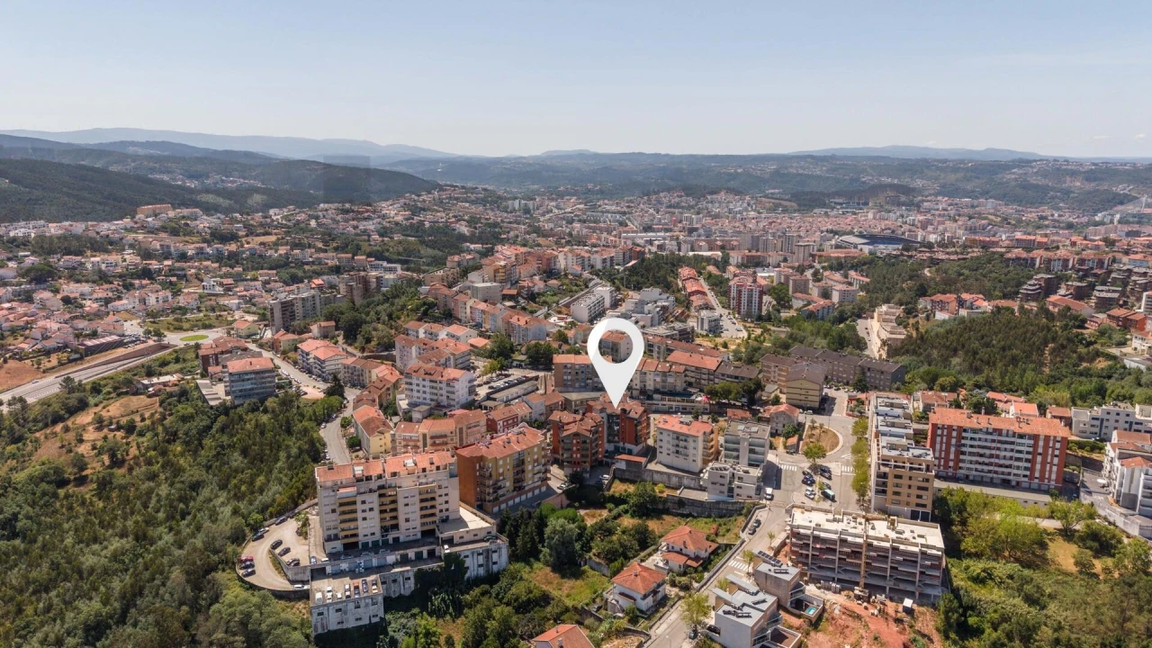 Apartamento T3 para Venda em Santo Antonio dos Olivais Foto 25