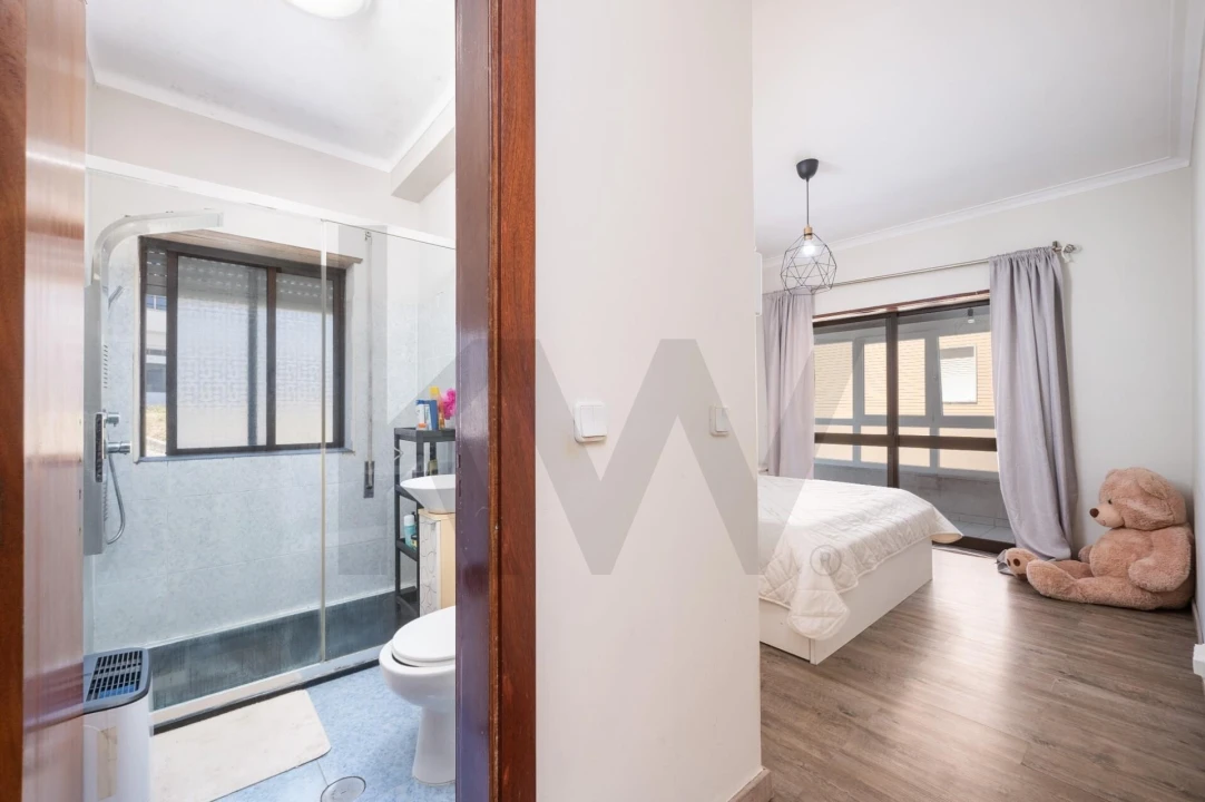 Apartamento T3 para Venda em Santo Antonio dos Olivais Foto 18