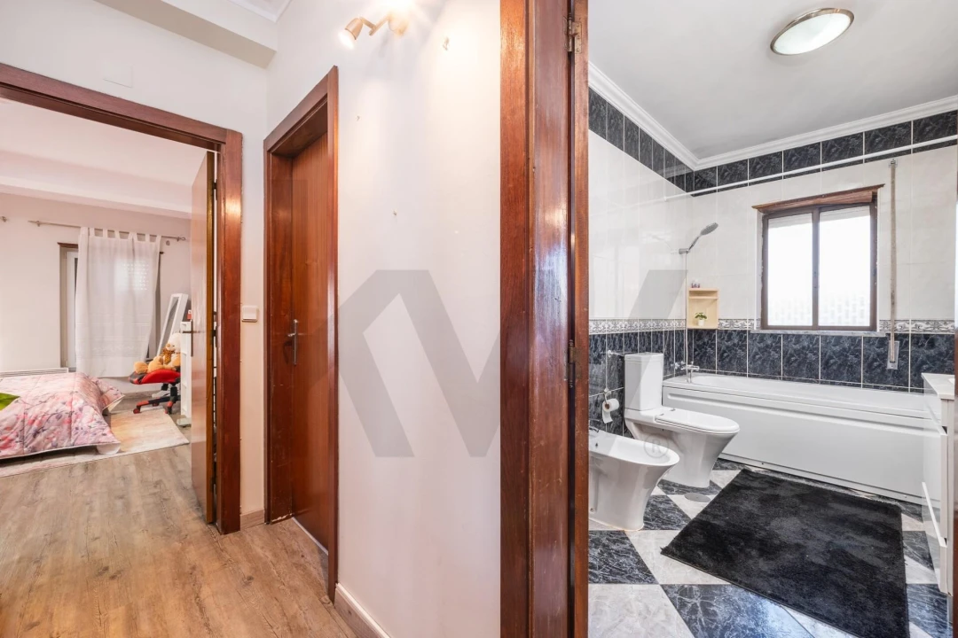Apartamento T3 para Venda em Santo Antonio dos Olivais Foto 10