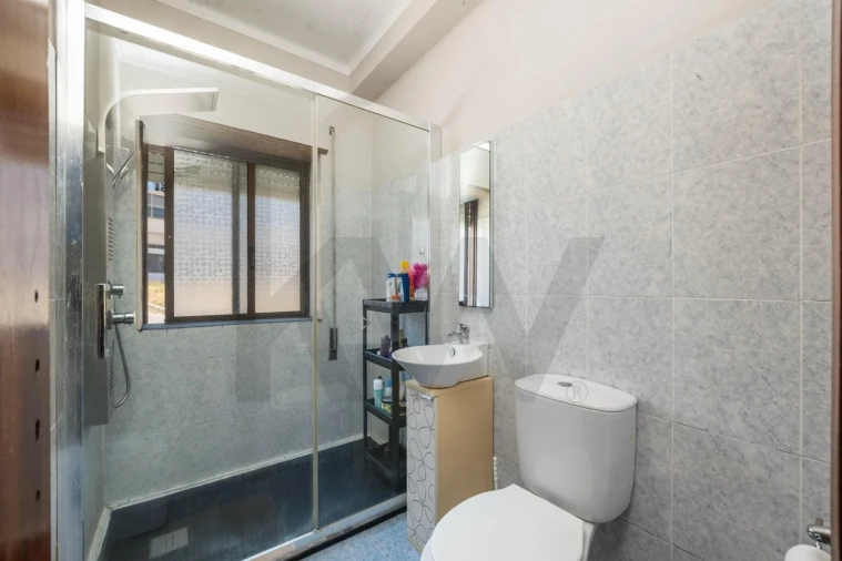 Apartamento T3 para Venda em Santo Antonio dos Olivais Foto 22