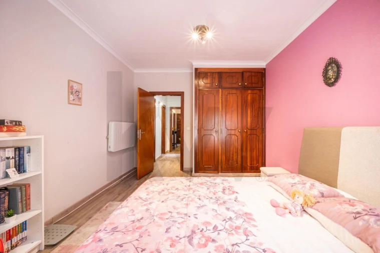 Apartamento T3 para Venda em Santo Antonio dos Olivais Foto 13