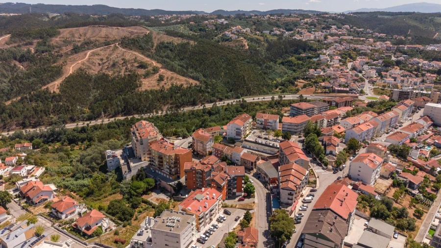 Apartamento T3 para Venda em Santo Antonio dos Olivais Foto 31