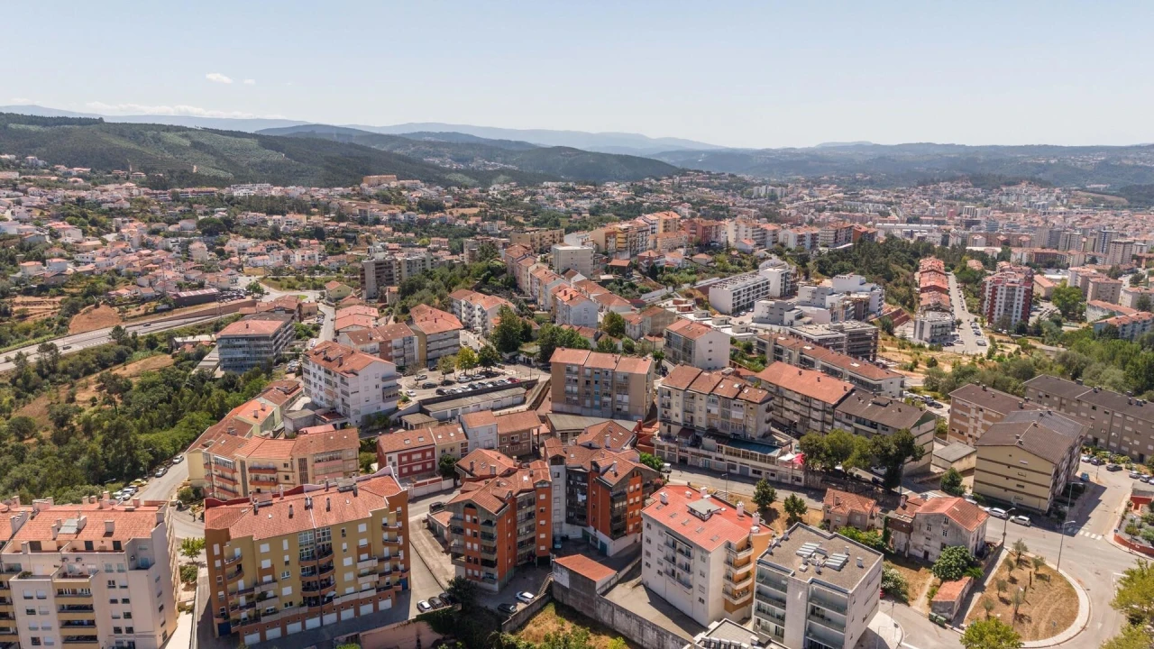 Apartamento T3 para Venda em Santo Antonio dos Olivais Foto 24