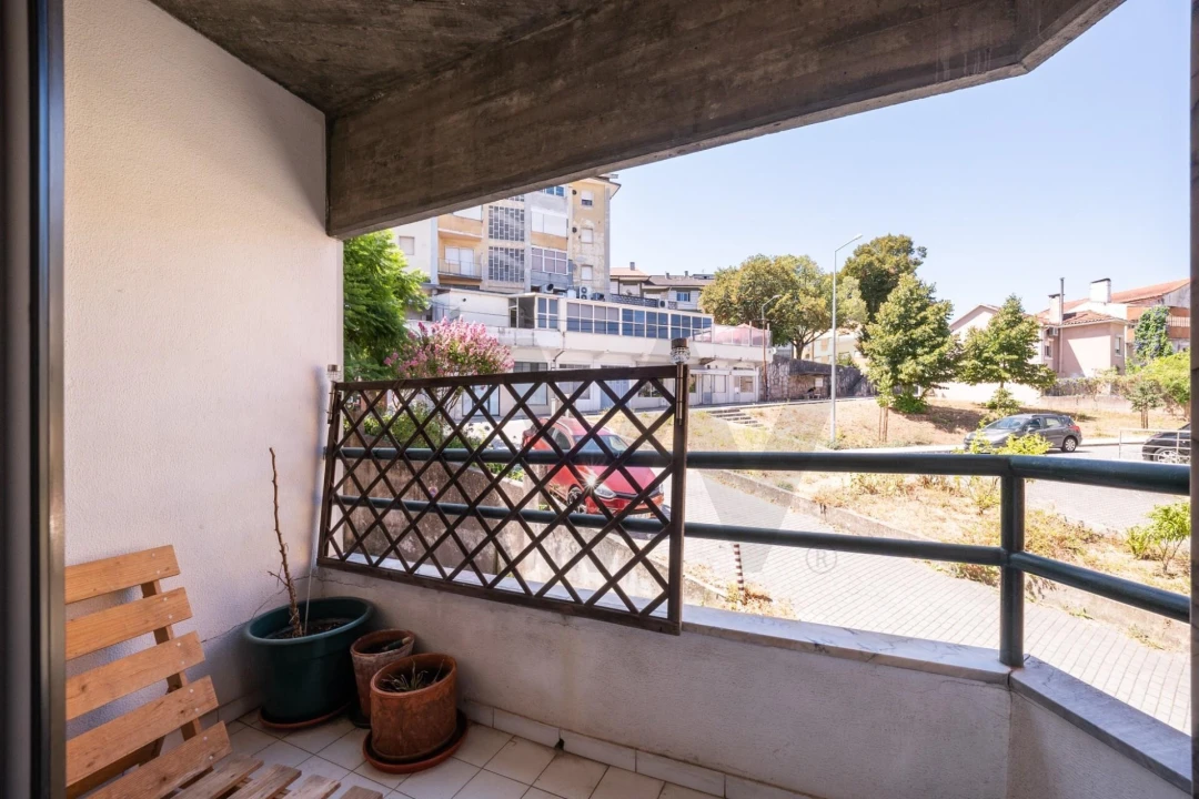 Apartamento T3 para Venda em Santo Antonio dos Olivais Foto 4