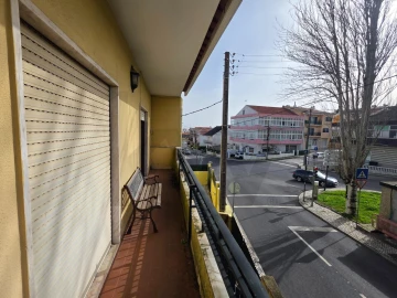 Apartamento T2 para Venda em Pontinha e Famões