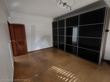 Apartamento T2 para Venda em Pontinha e Famões