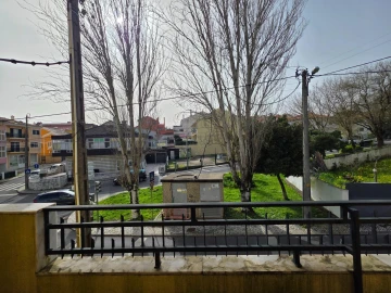 Apartamento T2 para Venda em Pontinha e Famões