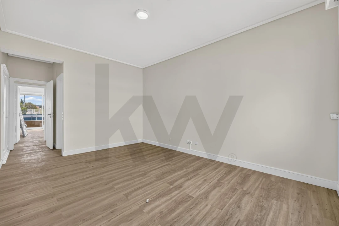 Apartamento T4 para Venda em Moscavide e Portela Foto 24