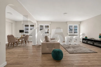 Apartamento T4 para Venda em Moscavide e Portela