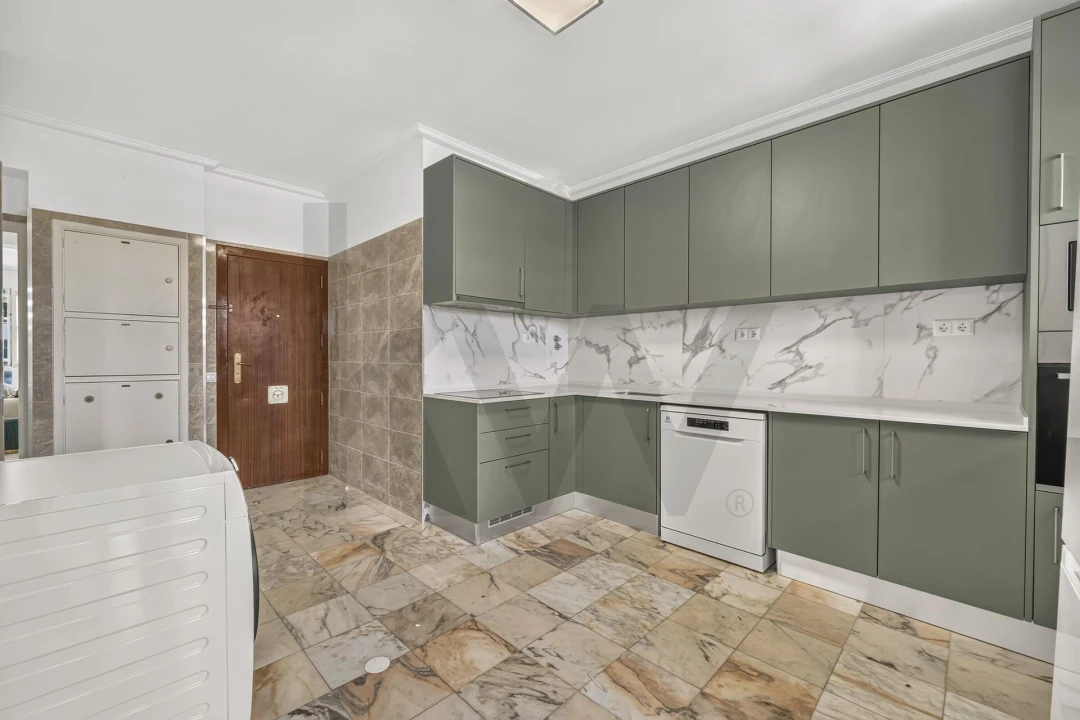 Apartamento T4 para Venda em Moscavide e Portela Foto 8