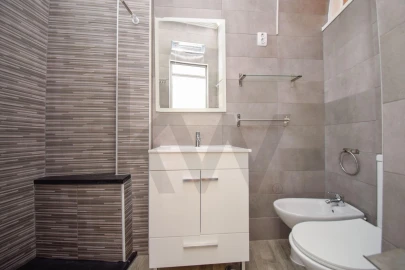 Apartamento T2 para Venda em Campolide
