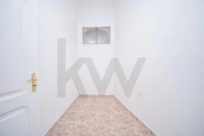 Apartamento T2 para Venda em Campolide