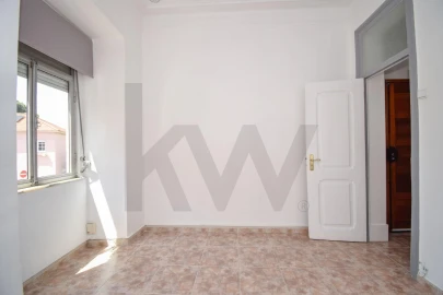 Apartamento T2 para Venda em Campolide