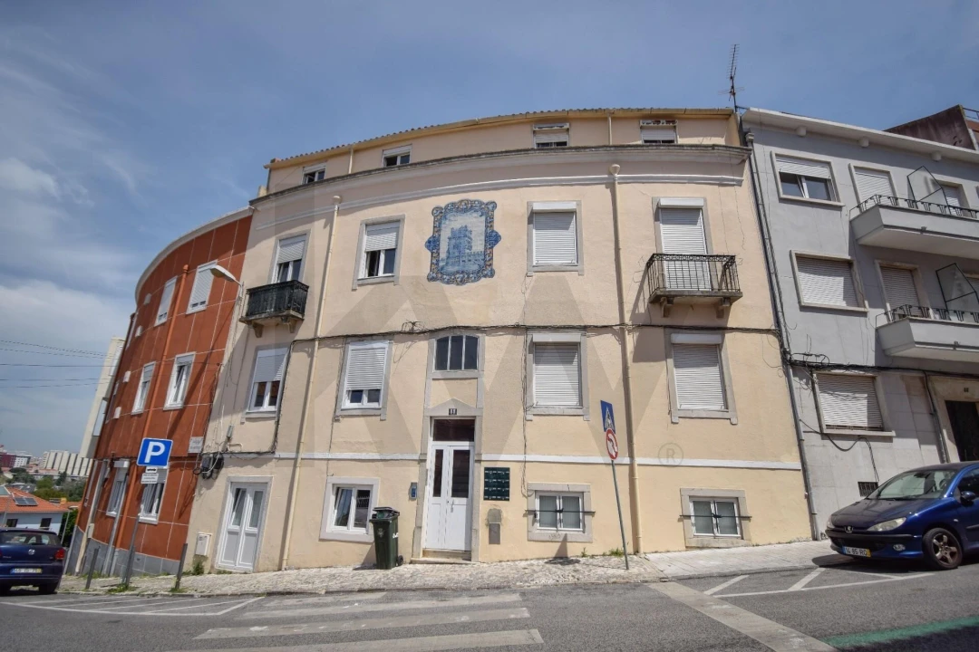 Apartamento T2 para Venda em Campolide Foto 23