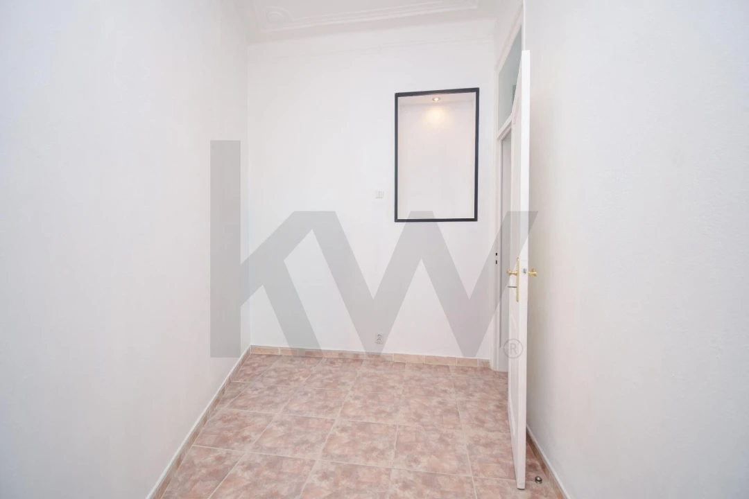 Apartamento T2 para Venda em Campolide Foto 14