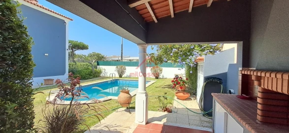 Moradia T4 para Venda em Silveira